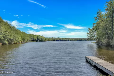 120 Hemlock Cir, Gouldsboro, PA 18424