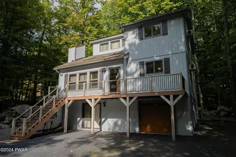 7 Boulder Ct, Lake Ariel, PA 18436