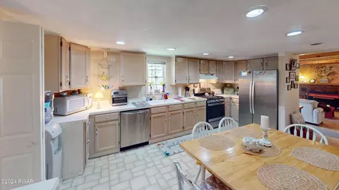 Kitchen - 116 Outer Dr, Dingmans Ferry, PA 18328 photo 1 of 2