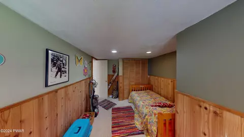 Bedroom - 116 Outer Dr, Dingmans Ferry, PA 18328 photo 4 of 6