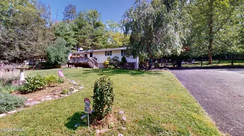 116 Outer Dr, Dingmans Ferry, PA 18328