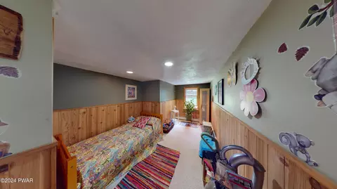 Bedroom - 116 Outer Dr, Dingmans Ferry, PA 18328 photo 3 of 6