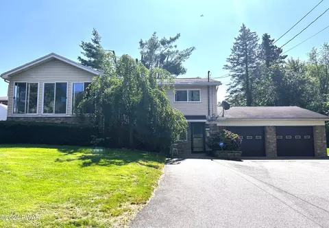 3319 Oak Ave, Moosic, PA 18507