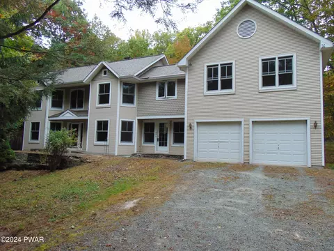 30 Ziegler Dr, Newfoundland, PA 18445