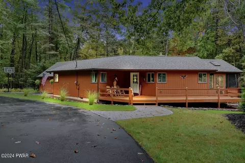 163 Indian Dr, Greentown, PA 18426