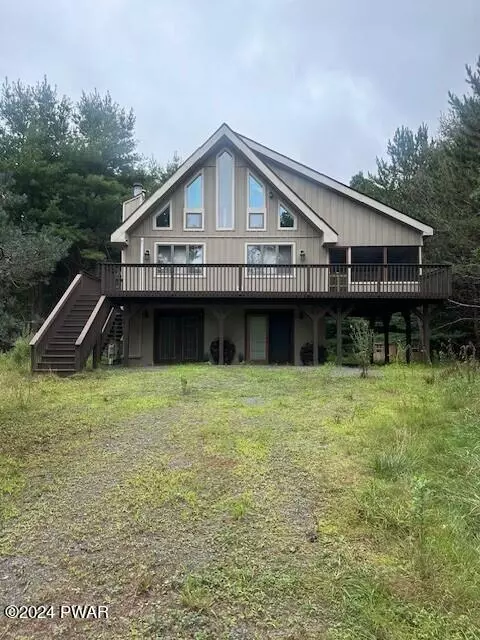 9 Pinecrest Ct, Lake Ariel, PA 18436