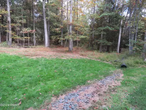 Egypt Road, Tafton, PA 18464