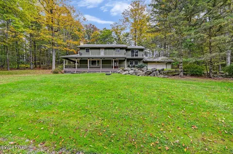 104 Trout Ter, Newfoundland, PA 18445