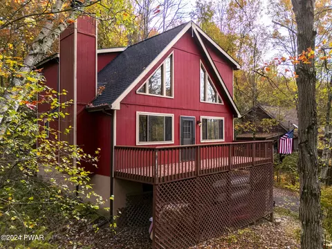 36 N Gate Ct, Lake Ariel, PA 18436