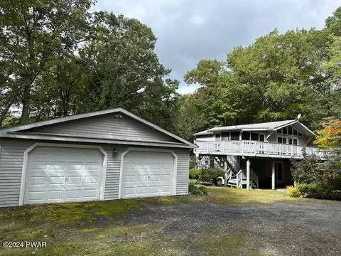 116 Rodeo Dr, Lords Valley, PA 18428