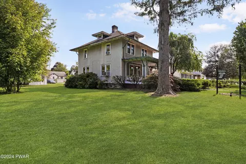 315 W Harford St, Milford, PA 18337