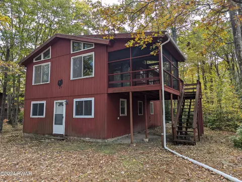 804 Rowel Ct, Hawley, PA 18428