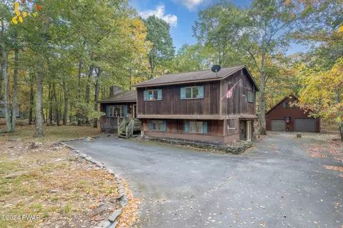 225 Wild Meadow Dr, Milford, PA 18337