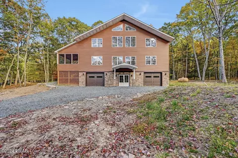 144 Marquise Dr, Tafton, PA 18464