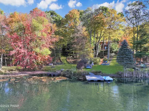 118 Circle Dr, Milford, PA 18337