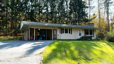 454 Oconnell Rd, Waymart, PA 18472