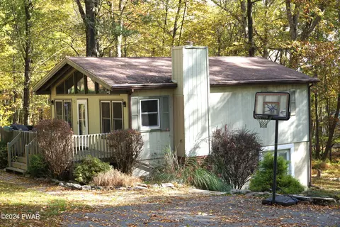 192 Hawthorne Dr, Milford, PA 18337
