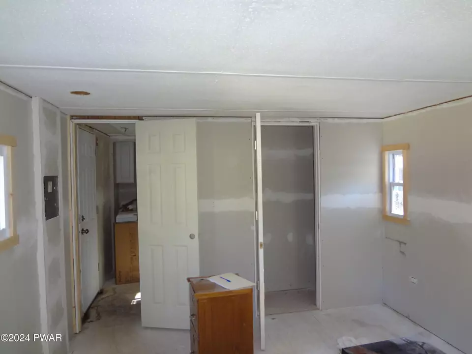  147 Granite Dr, Greentown, PA 18426 photo 12