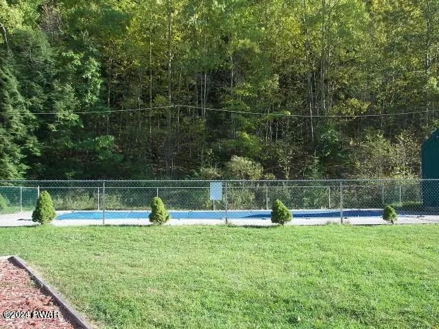  147 Granite Dr, Greentown, PA 18426 photo 23
