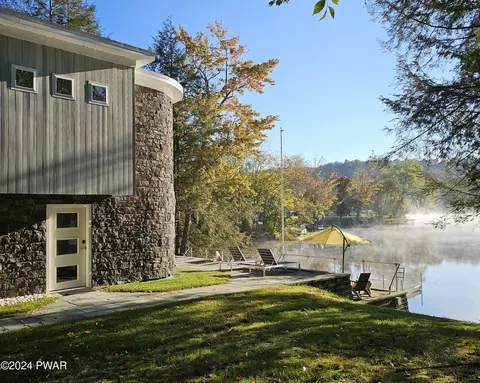 1425 Lake Side Rd, Hop Bottom, PA 18824