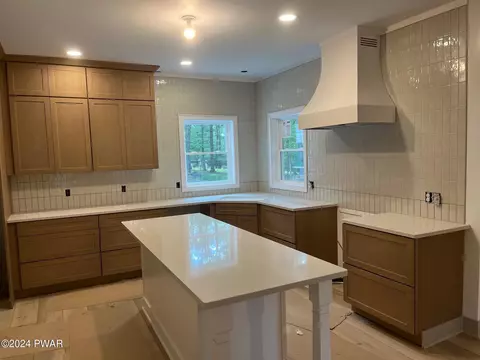110 Larch Dr, Milford, PA 18337