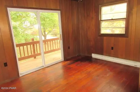 Bedroom - 111 Osprey Cir, Bushkill, PA 18324 photo 4 of 5