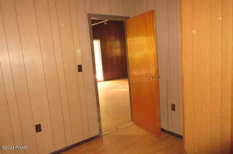 Bedroom - 111 Osprey Cir, Bushkill, PA 18324 photo 3 of 5