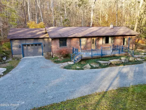 313 S Sterling Rd, South Sterling, PA 18460