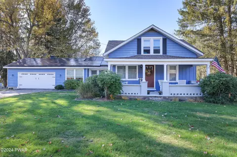 57 S Turnpike Rd, Newfoundland, PA 18445