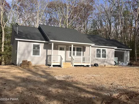 142 Onandaga Rd, Shohola, PA 18458