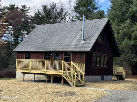 225 Raymondskill Rd, Milford, PA 18337