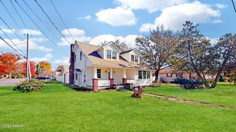 125 10th St, Matamoras, PA 18336