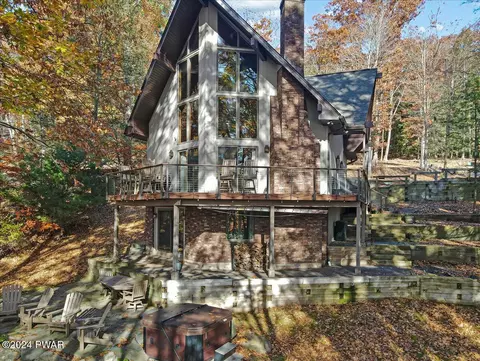 1112 Salem Park Ln, Lake Ariel, PA 18436