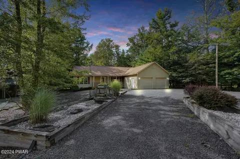 123 Boulder Rd, Lake Ariel, PA 18436