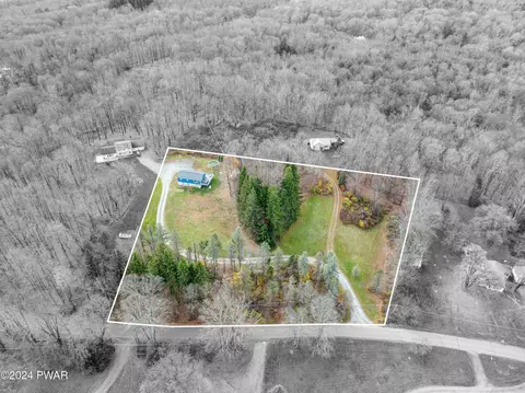 131 Hilltop Rd, Newfoundland, PA 18445