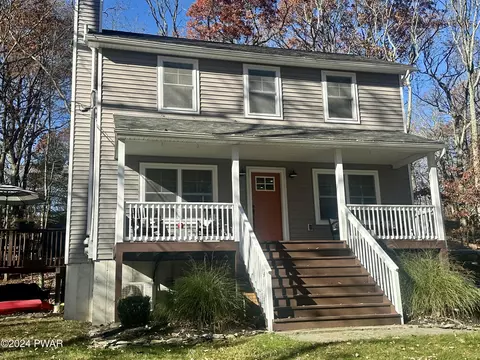 100 Bald Hill Ter, Milford, PA 18337