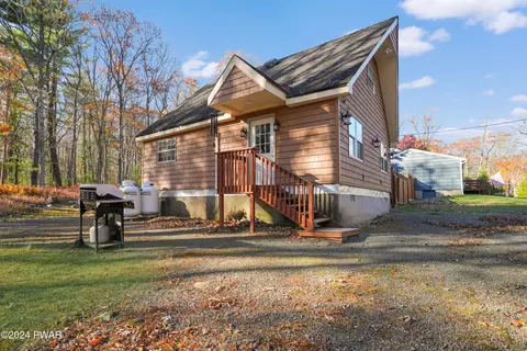 261 Marcel Dr, Dingmans Ferry, PA 18328