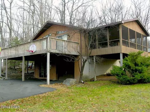 129 Forest Dr, Lords Valley, PA 18428
