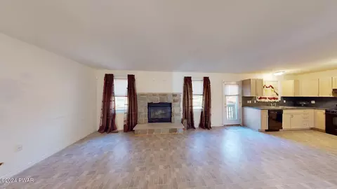 Living - 4365 Pine Ridge Dr, Bushkill, PA 18324 photo 3 of 4