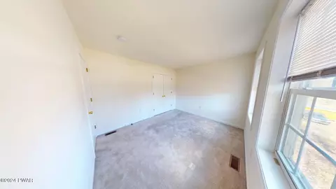 Bedroom - 4365 Pine Ridge Dr, Bushkill, PA 18324 photo 5 of 6