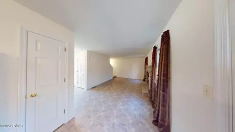 Entry Way - 4365 Pine Ridge Dr, Bushkill, PA 18324 photo 4 of 9