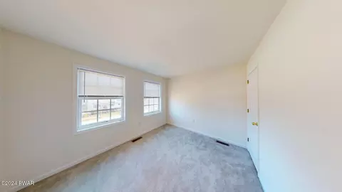 Bedroom - 4365 Pine Ridge Dr, Bushkill, PA 18324 photo 4 of 6