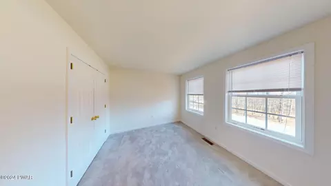 Bedroom - 4365 Pine Ridge Dr, Bushkill, PA 18324 photo 3 of 6