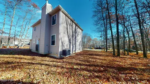 Exterior - 4365 Pine Ridge Dr, Bushkill, PA 18324 photo 4 of 5