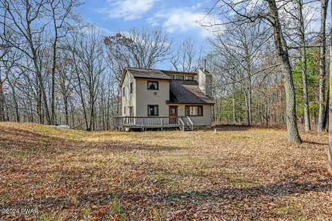 111 Romaine Rd, Hawley, PA 18428