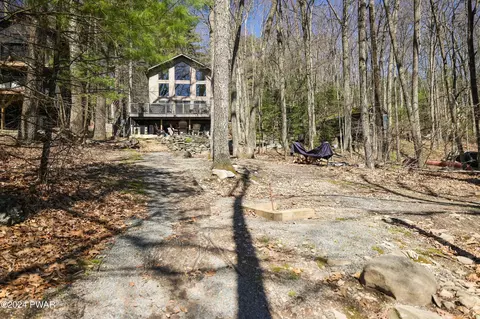 68 Lake Dr, Hawley, PA 18428