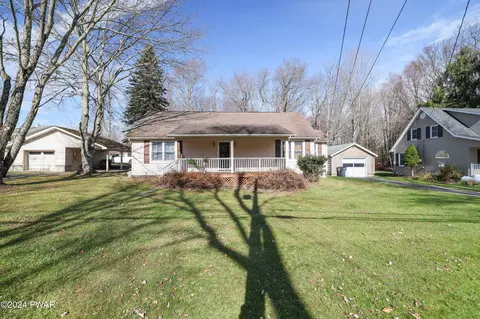 125 Brink Hill Rd, Greentown, PA 18426