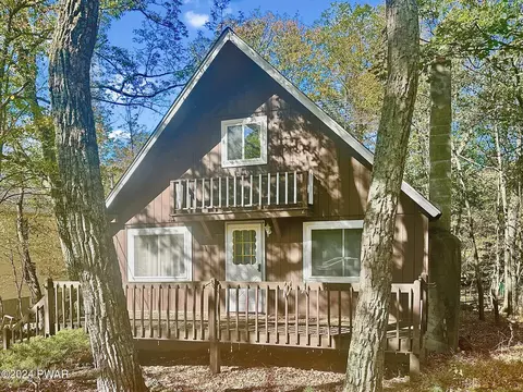 434 Wild Acres Dr, Dingmans Ferry, PA 18328