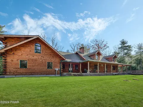 830 Twin Lakes Rd, Shohola, PA 18458