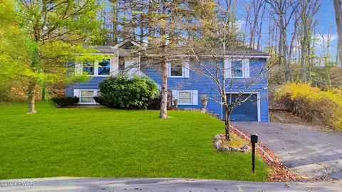 108 Oak Ct, Milford, PA 18337